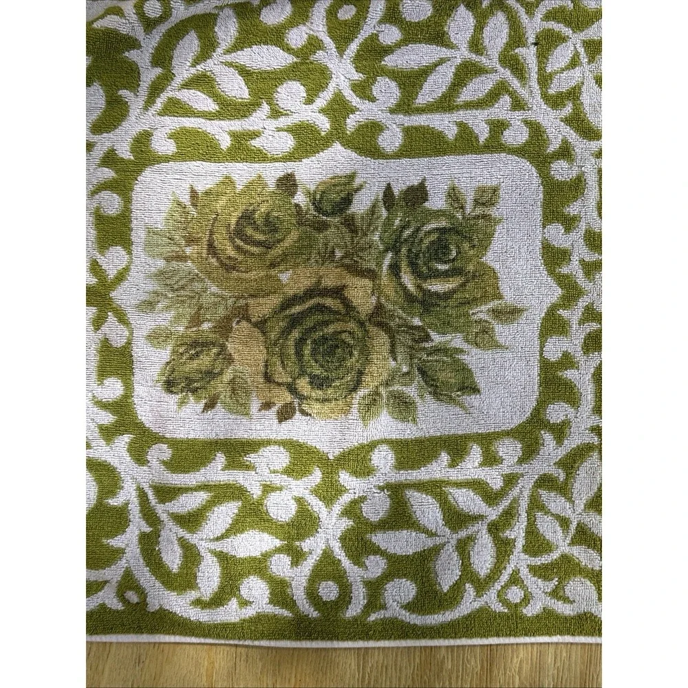 Vtg 70s Avocado Green Floral Damask Bath Towel 21x42 Cotton Terry MCM Retro